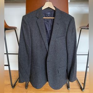 Tweed J.Crew Ludlow Blazer in grey. Great looking blazer for work and play.
